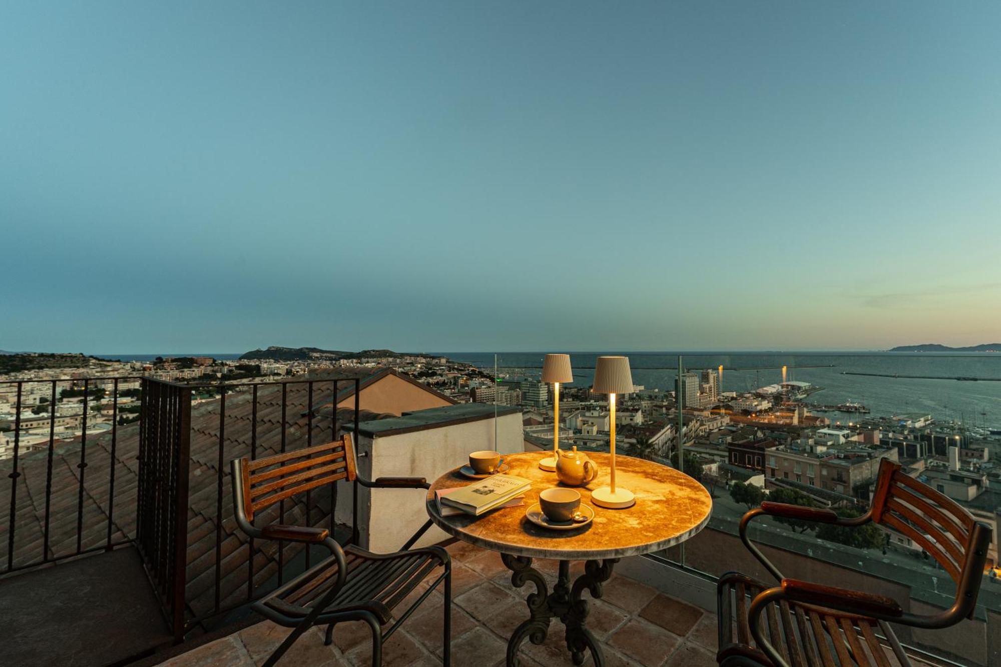 Palazzo Boyl 1840 Hotel Cagliari Bagian luar foto